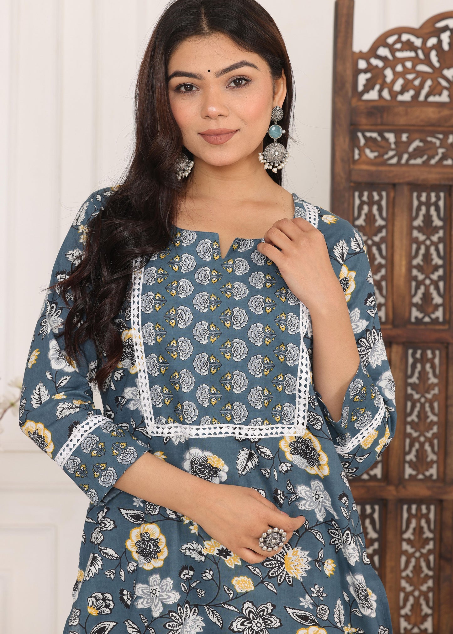 Sitara Cotton Flower Printed Grey Kurti With Pant Set.