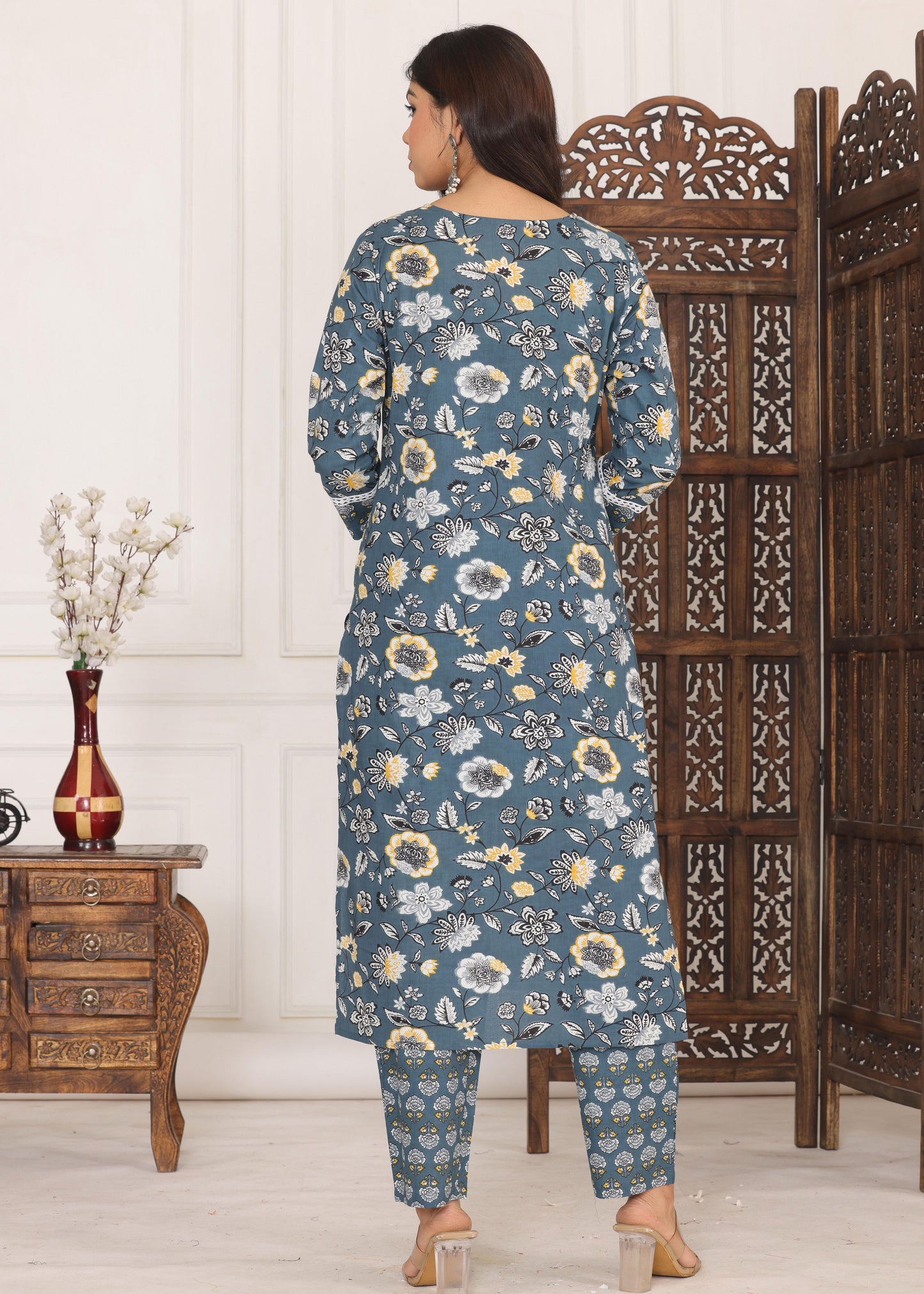 Sitara Cotton Flower Printed Grey Kurti With Pant Set.