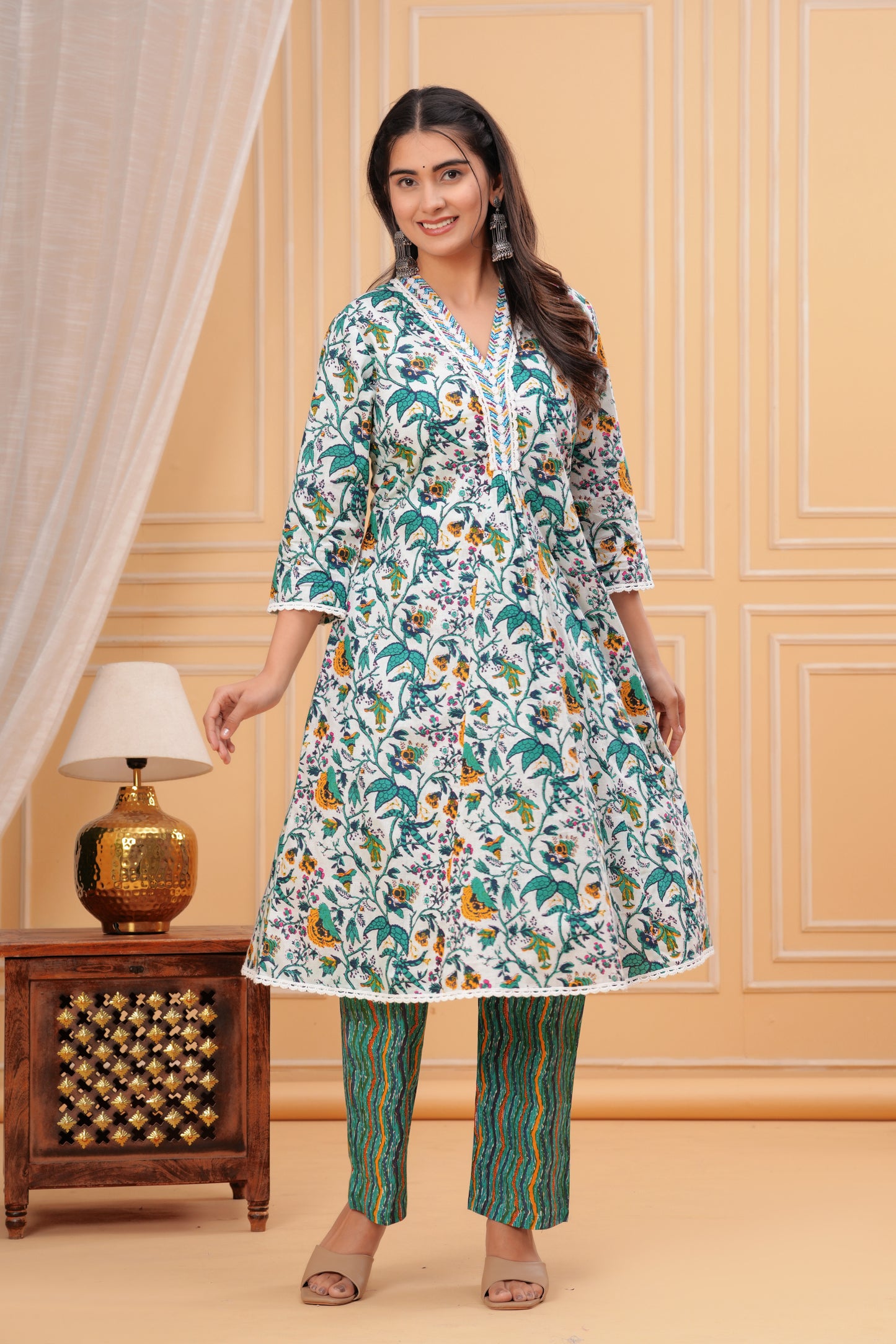 Cotton Beautiful Green Flower printed Kurti and pant set for women and girls