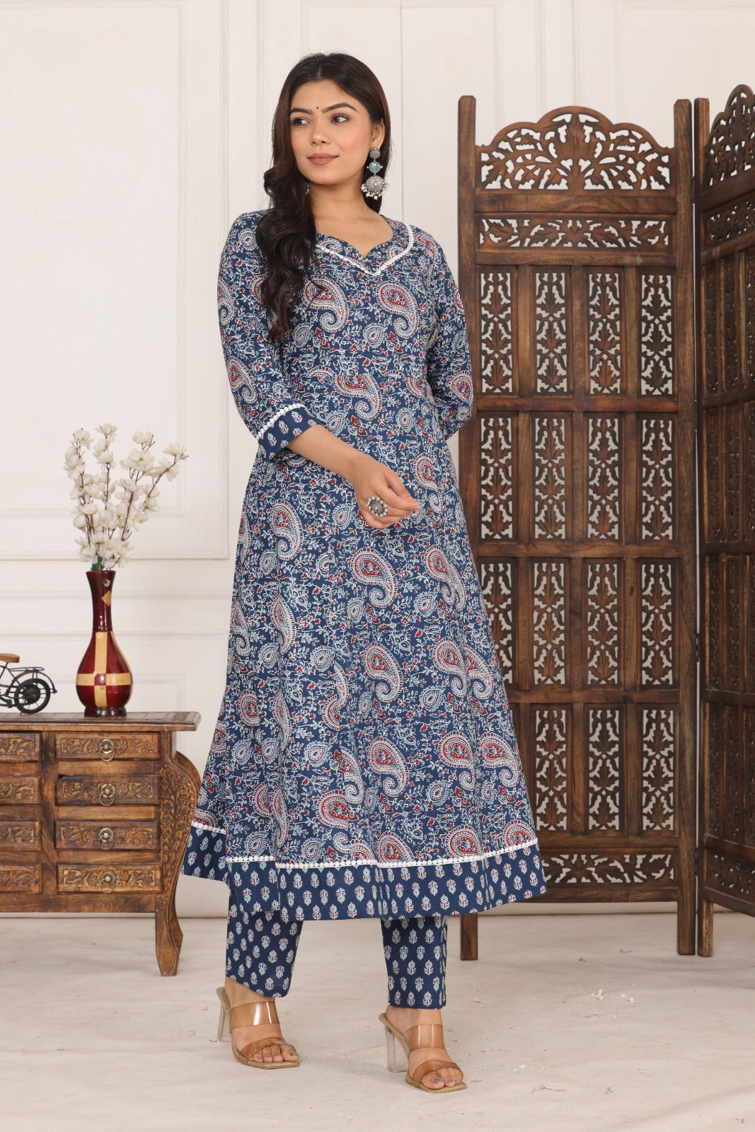 Cotton Beautiful Blue Flower printed Kurti and pant set for women and girls